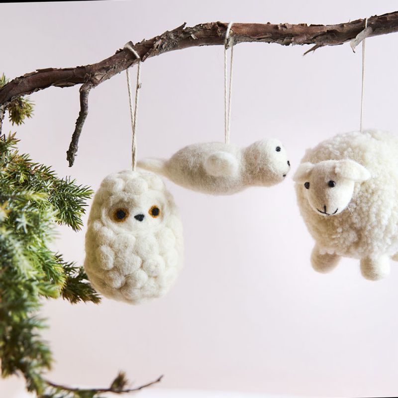 Aveva - Little Hangings - Fluffy sheep