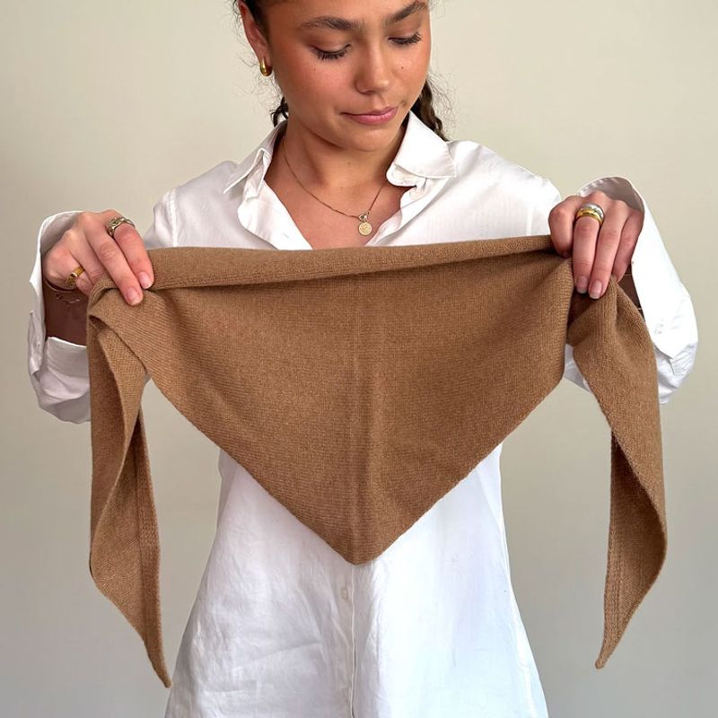 A&C - Trekantskjerf 100 % lammeull (flere farger)