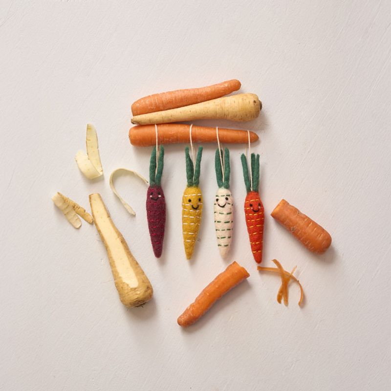 Aveva - Little Hangings - Carrot orange