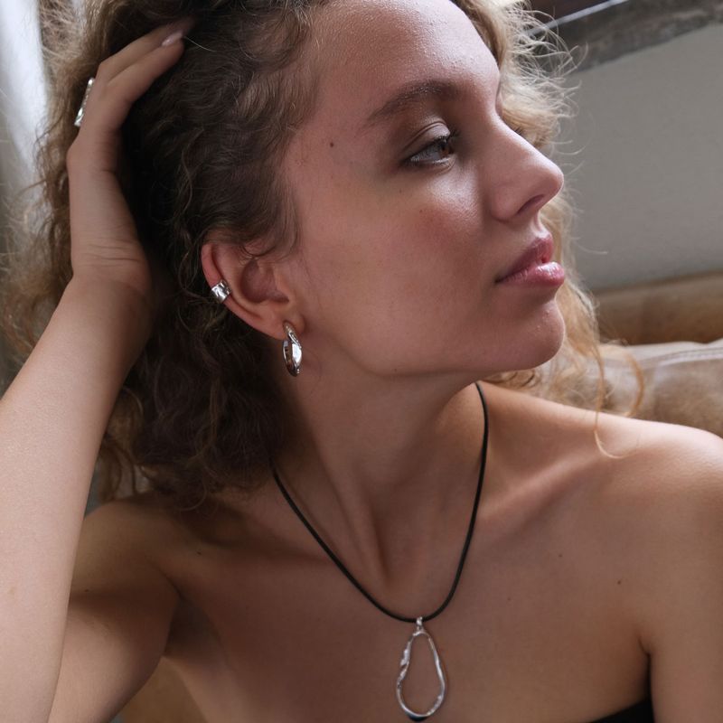 A&C - Øreringer Blowing Ribbon - S